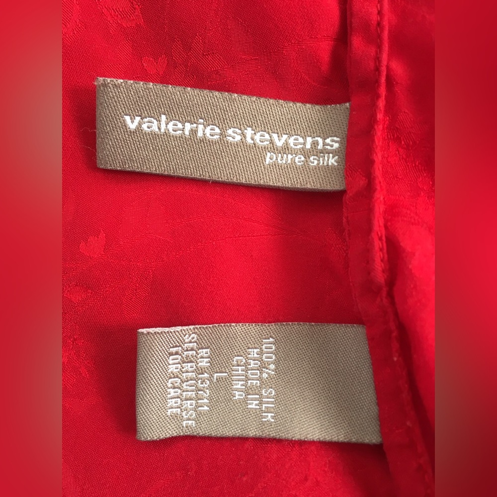 Red Silk Robe - Picture 6 of 7